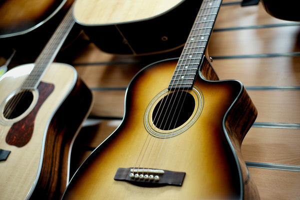 How to Choose an Acoustic Guitar
